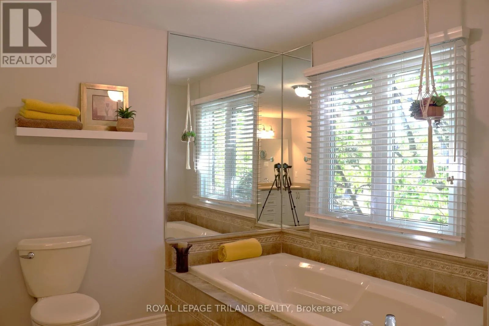 1 - 70 SUNNYSIDE DRIVE, #1