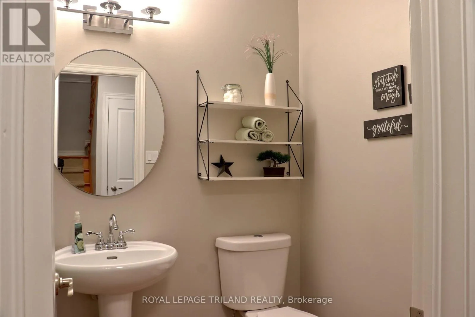 1 - 70 SUNNYSIDE DRIVE, #1