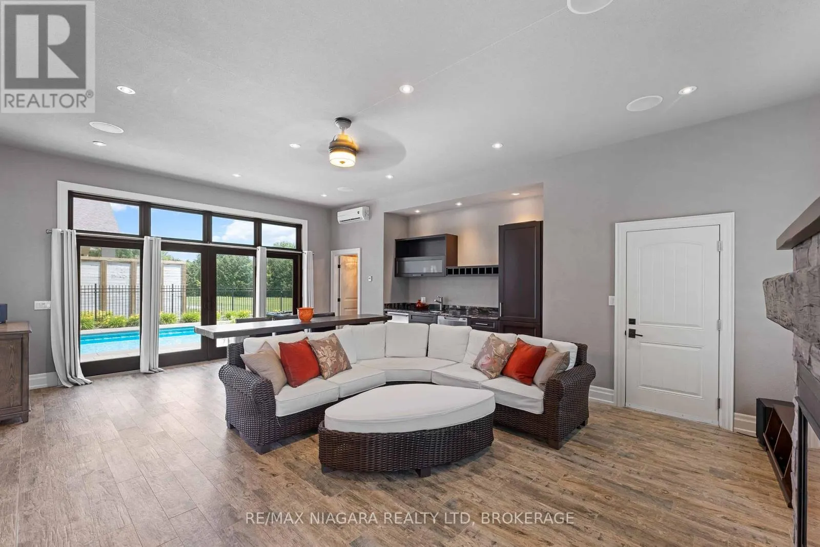 50 SANDALWOOD CRESCENT