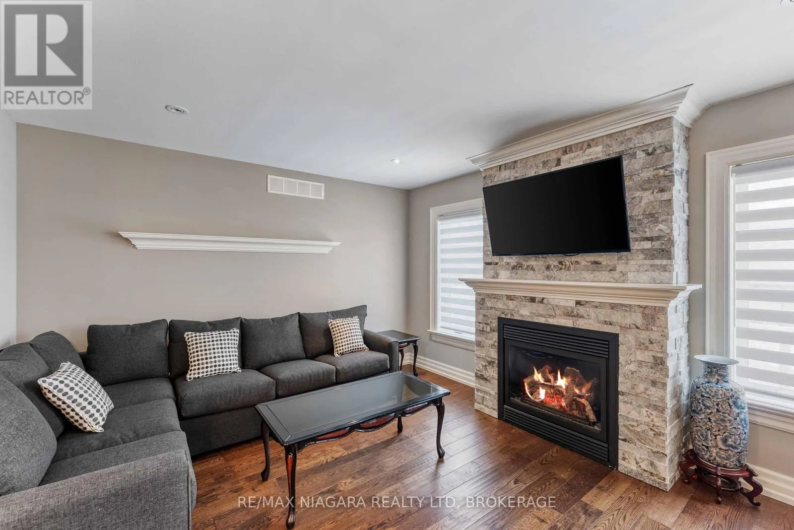 50 SANDALWOOD CRESCENT