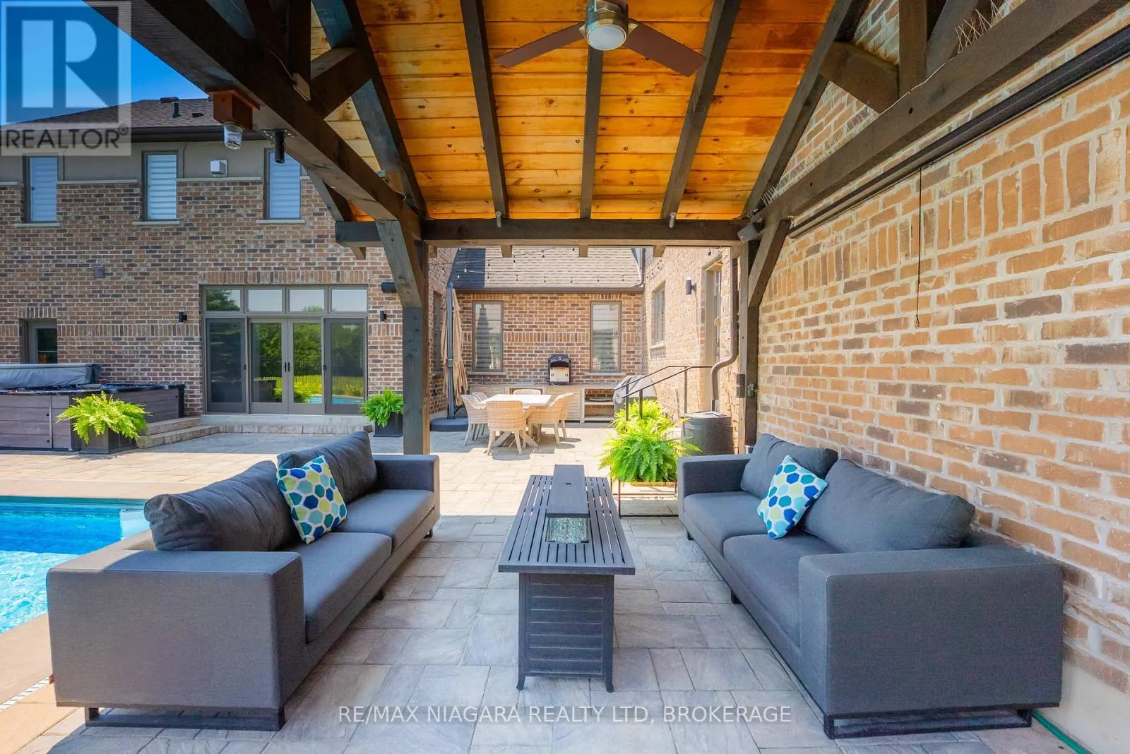 50 SANDALWOOD CRESCENT