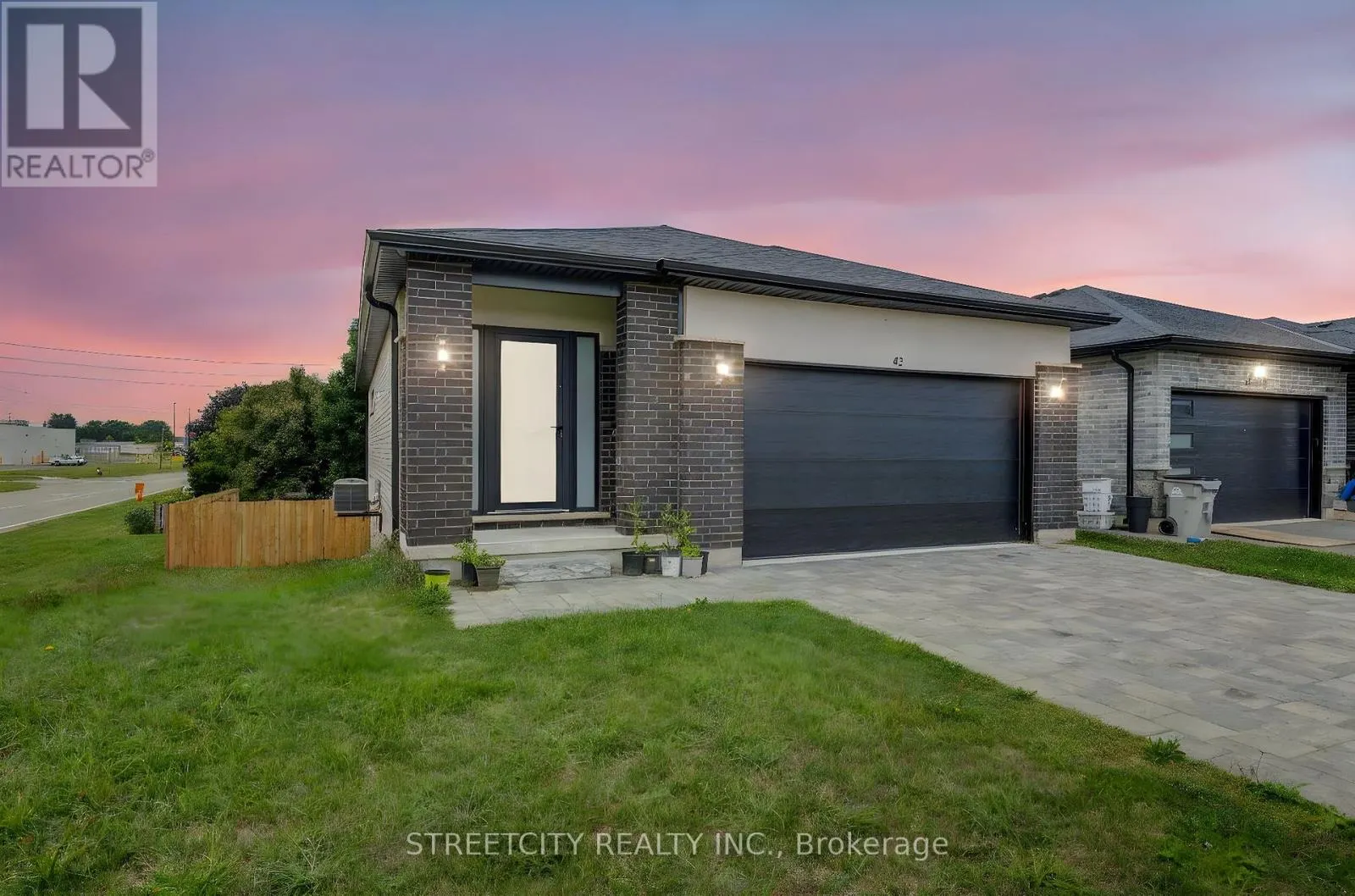 42 ALEXANDER CIRCLE