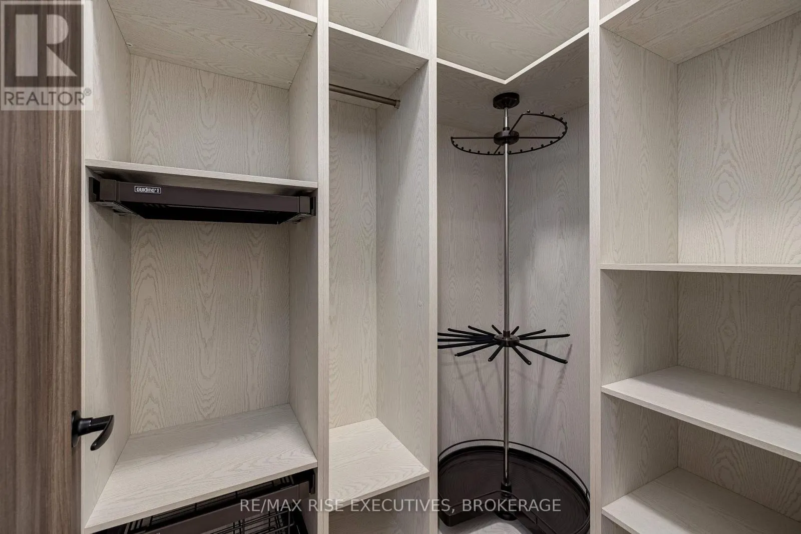 515 - 2274 PRINCESS STREET, #515