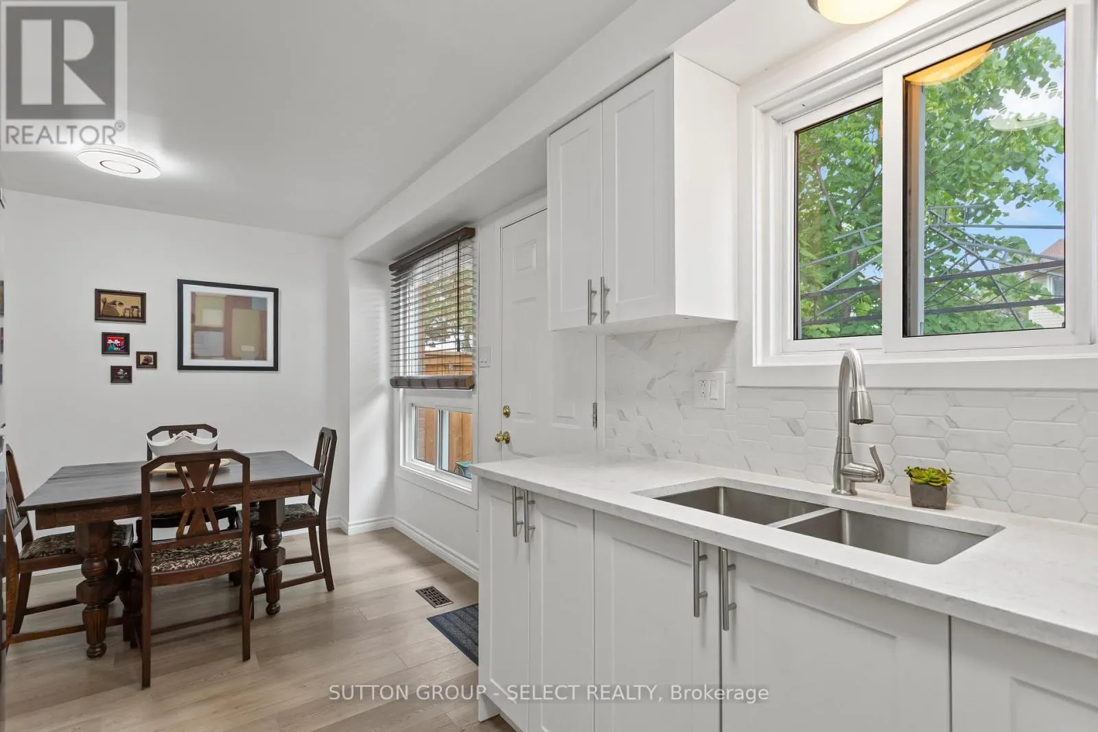 64 - 40 TIFFANY DRIVE, #64