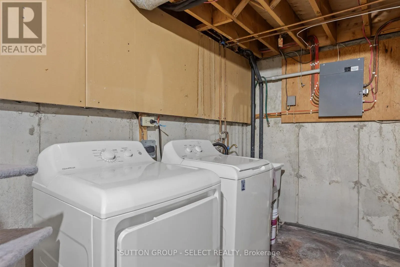 64 - 40 TIFFANY DRIVE, #64