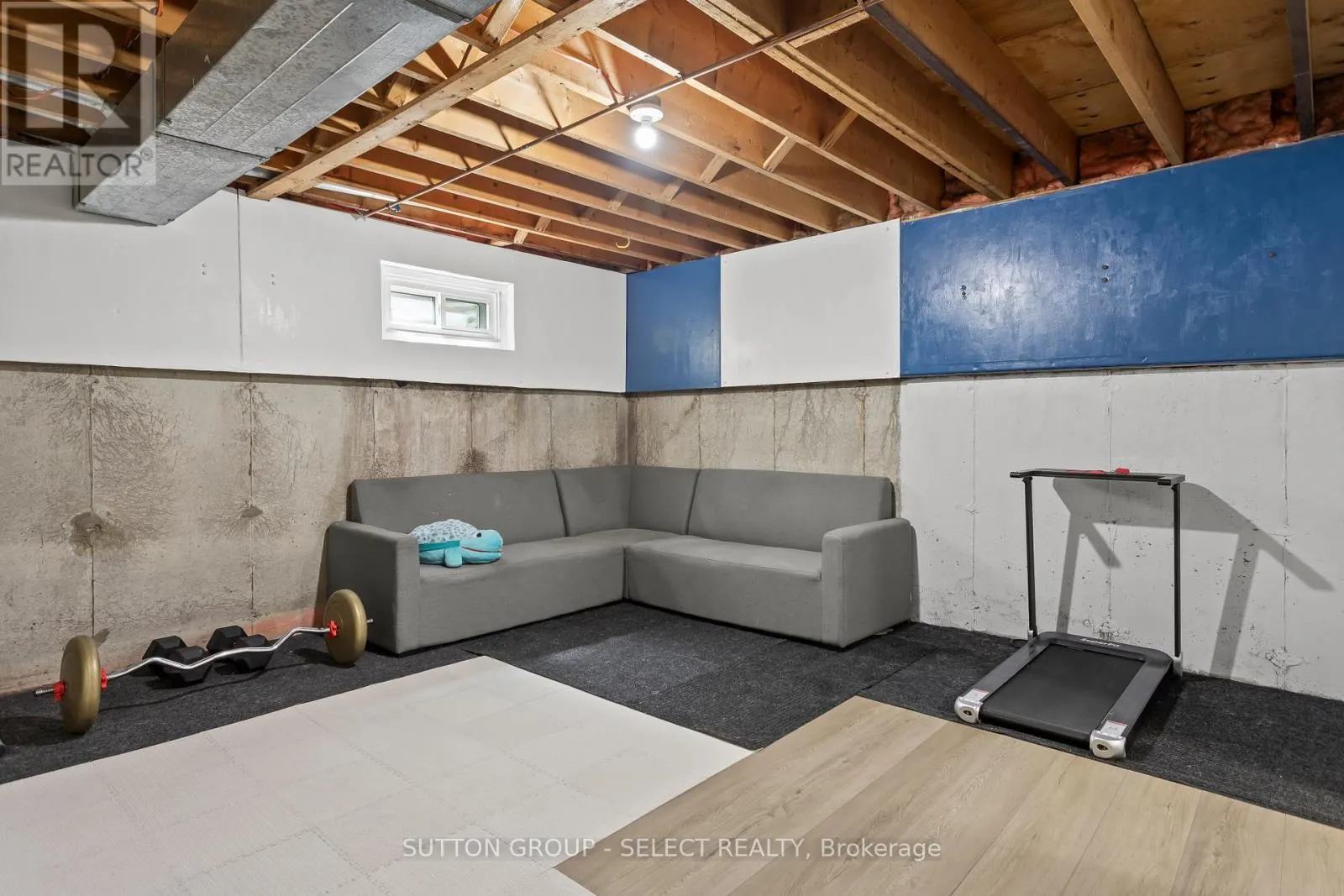 64 - 40 TIFFANY DRIVE, #64