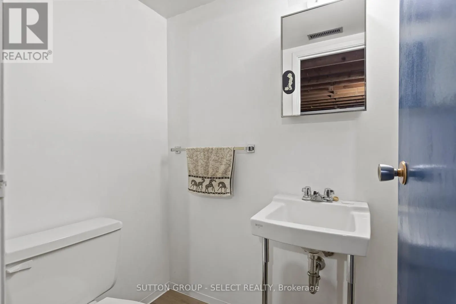 64 - 40 TIFFANY DRIVE, #64