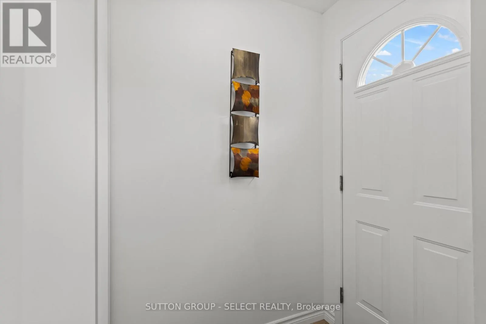 64 - 40 TIFFANY DRIVE, #64