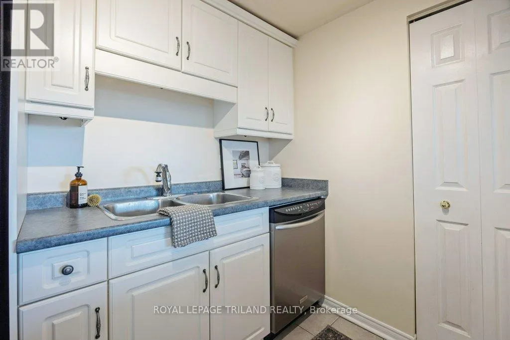 1105 - 155 KENT STREET, #1105