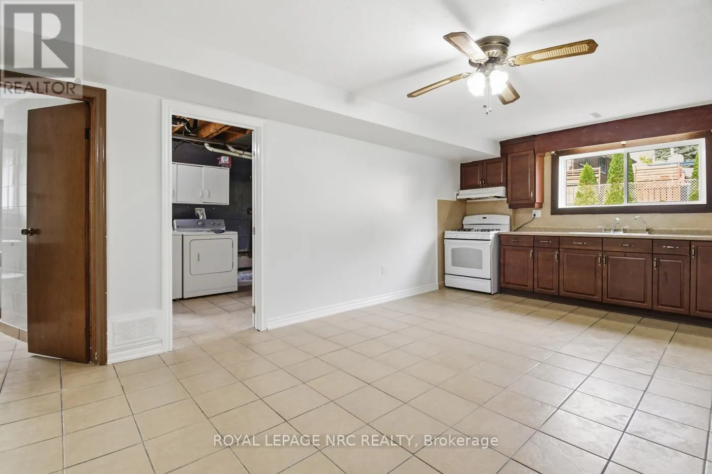 4448 MEADOWVALE DRIVE