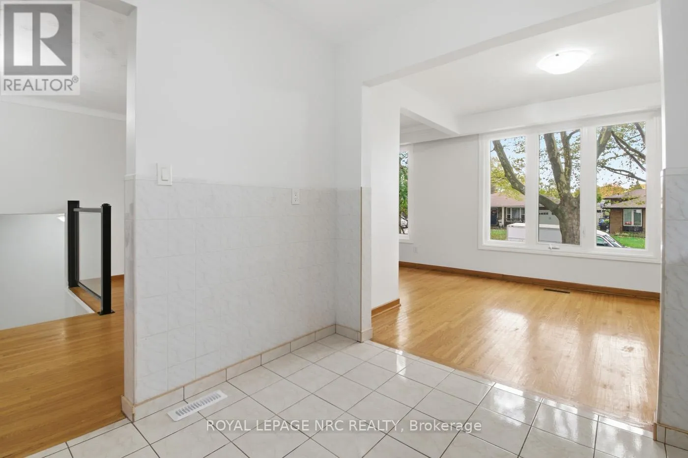 4448 MEADOWVALE DRIVE