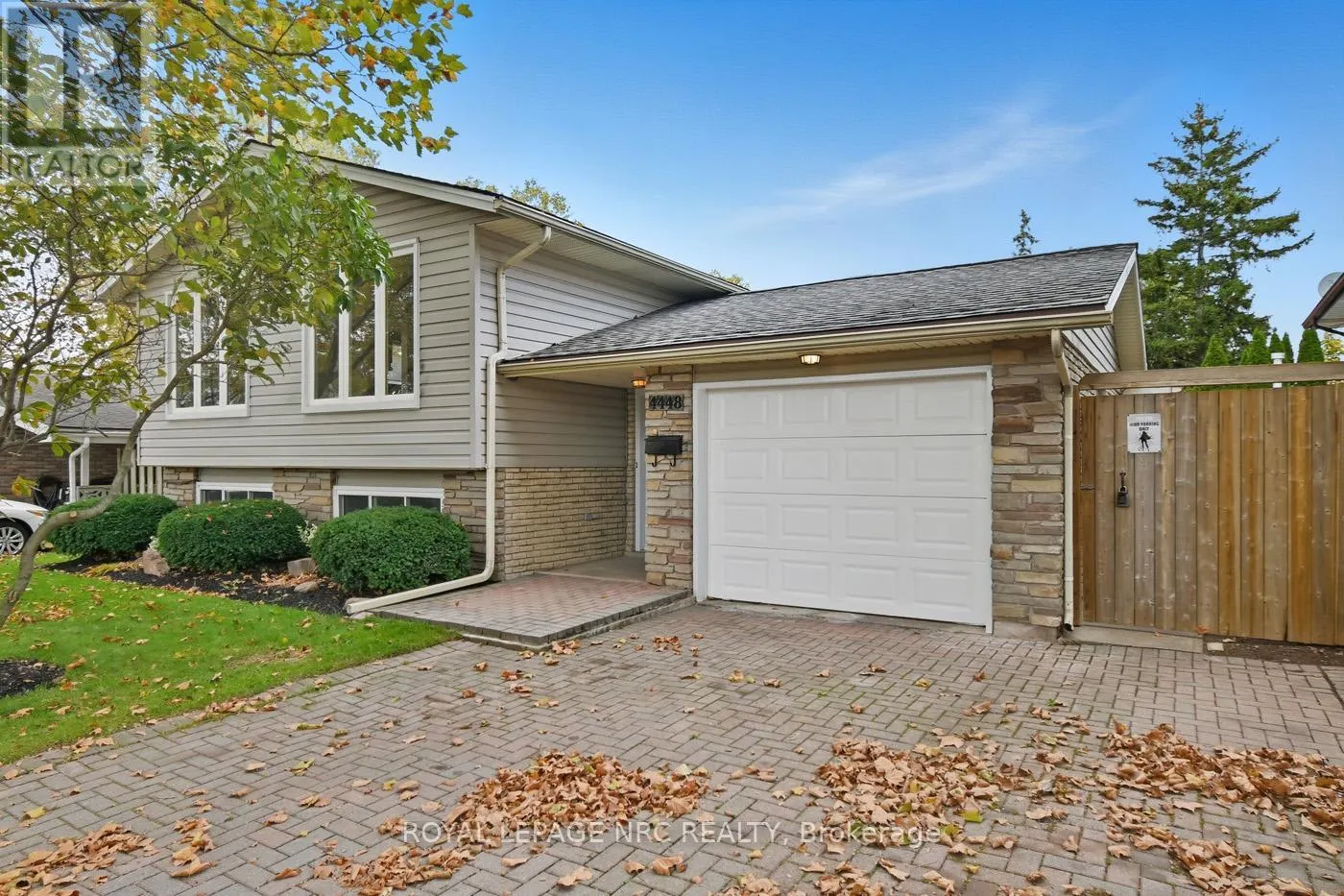 4448 MEADOWVALE DRIVE