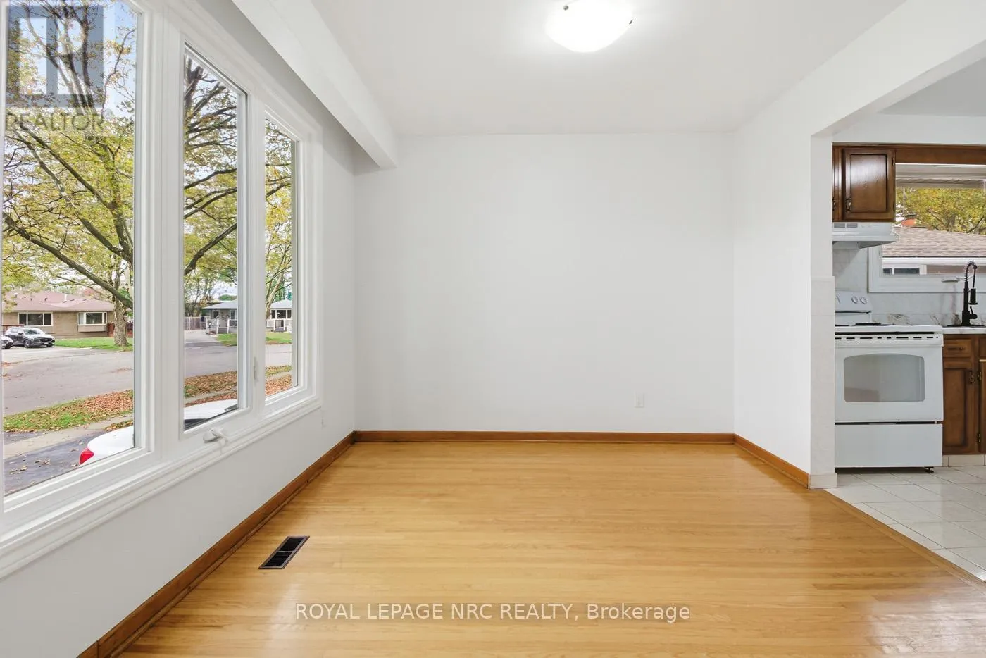 4448 MEADOWVALE DRIVE