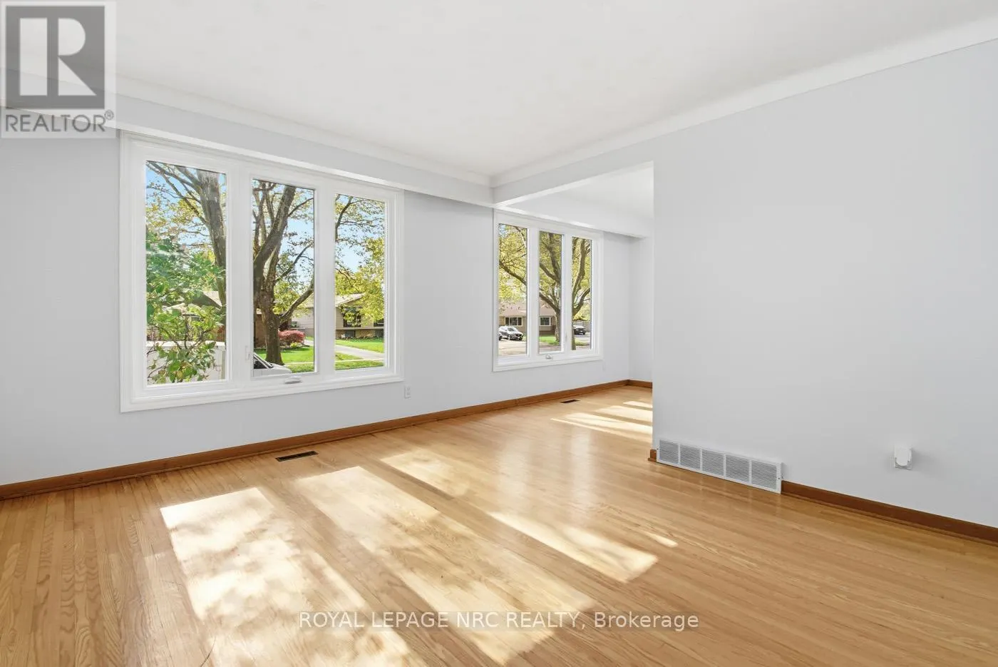 4448 MEADOWVALE DRIVE