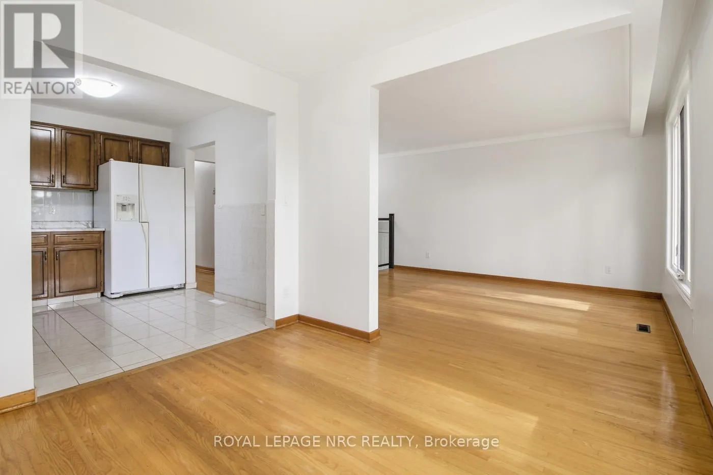 4448 MEADOWVALE DRIVE