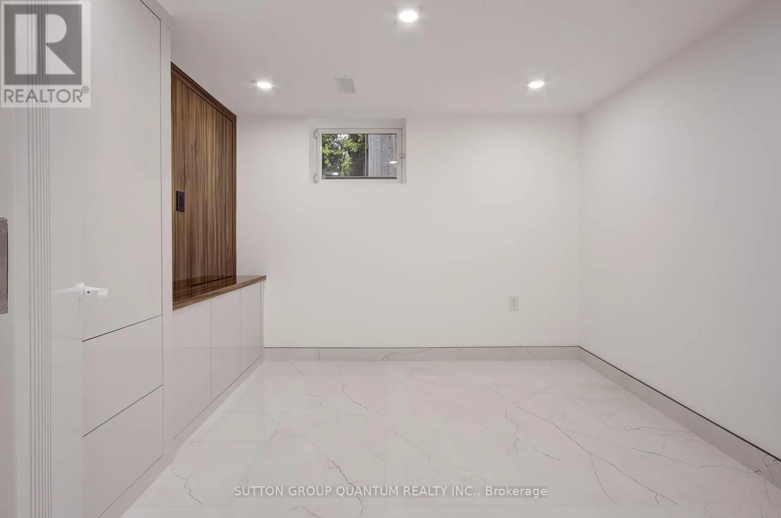 LOWER UNIT - 95 SOUTH BEND ROAD E
