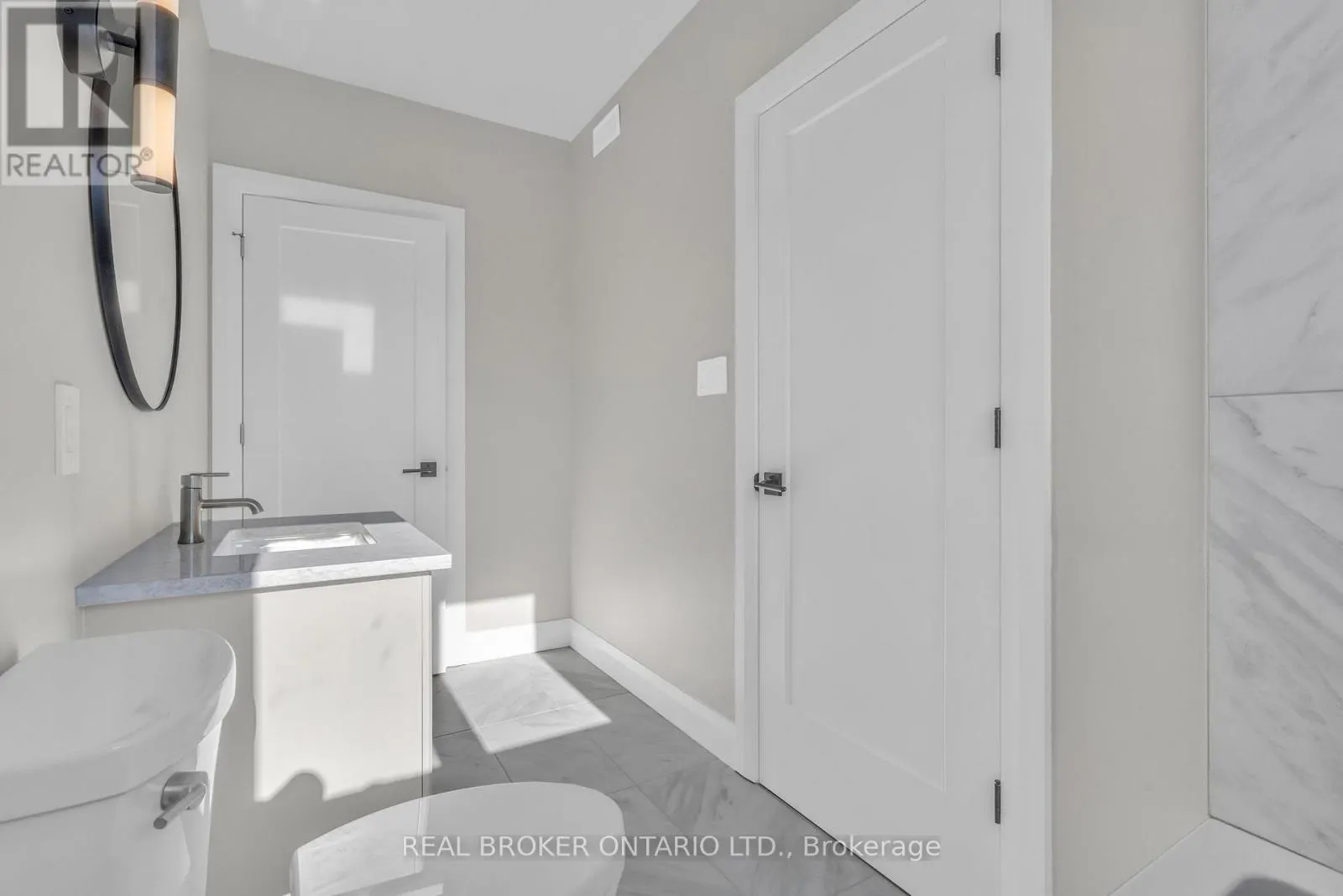 A - 404 ARLINGTON AVENUE
