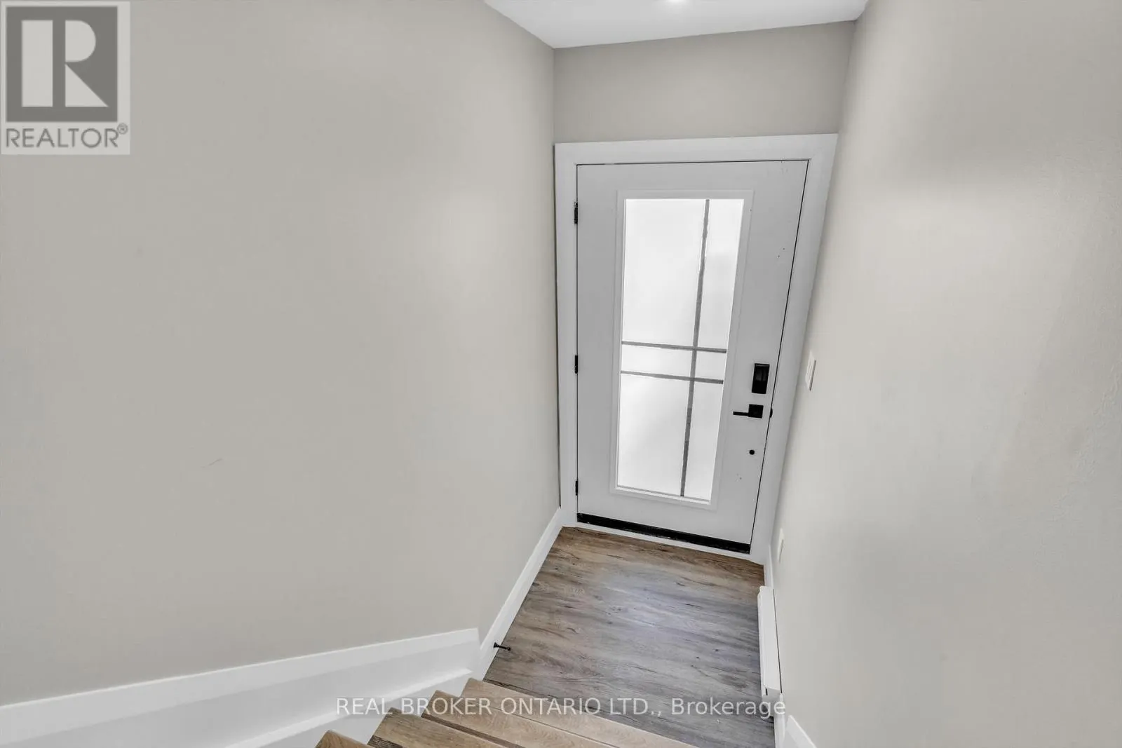 A - 404 ARLINGTON AVENUE