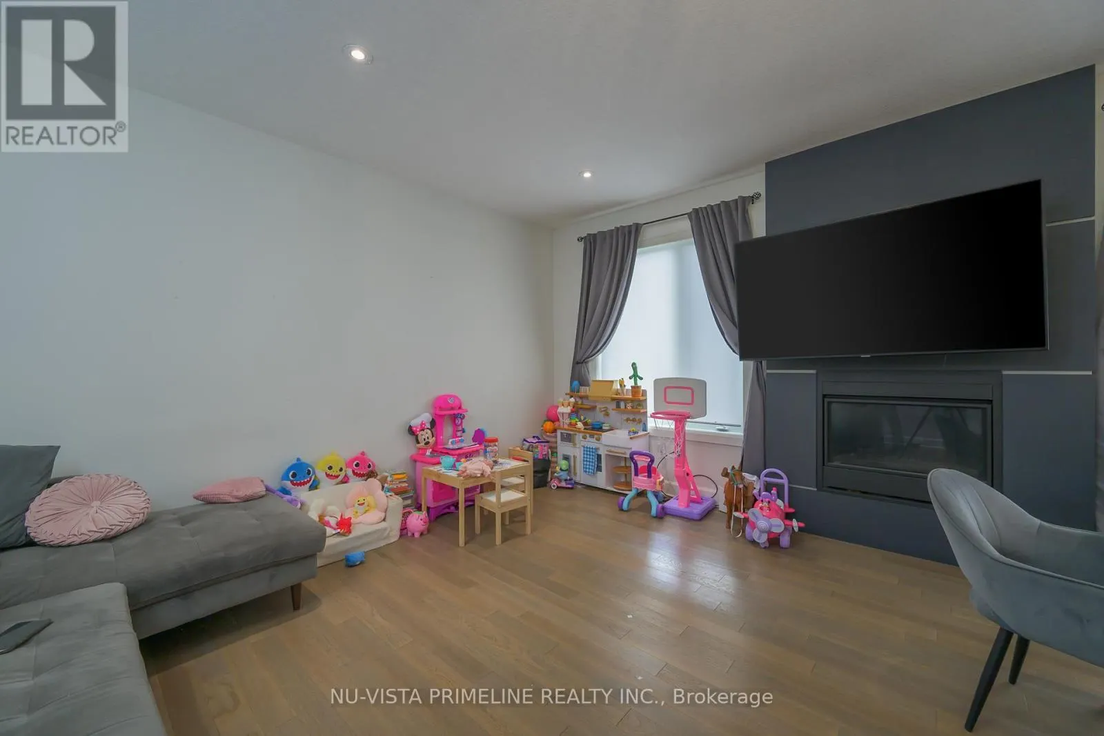16 - 499 SOPHIA CRESCENT N, #16