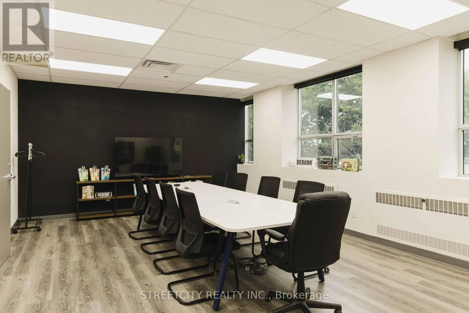 215 - 516 JOHN STREET N, #215