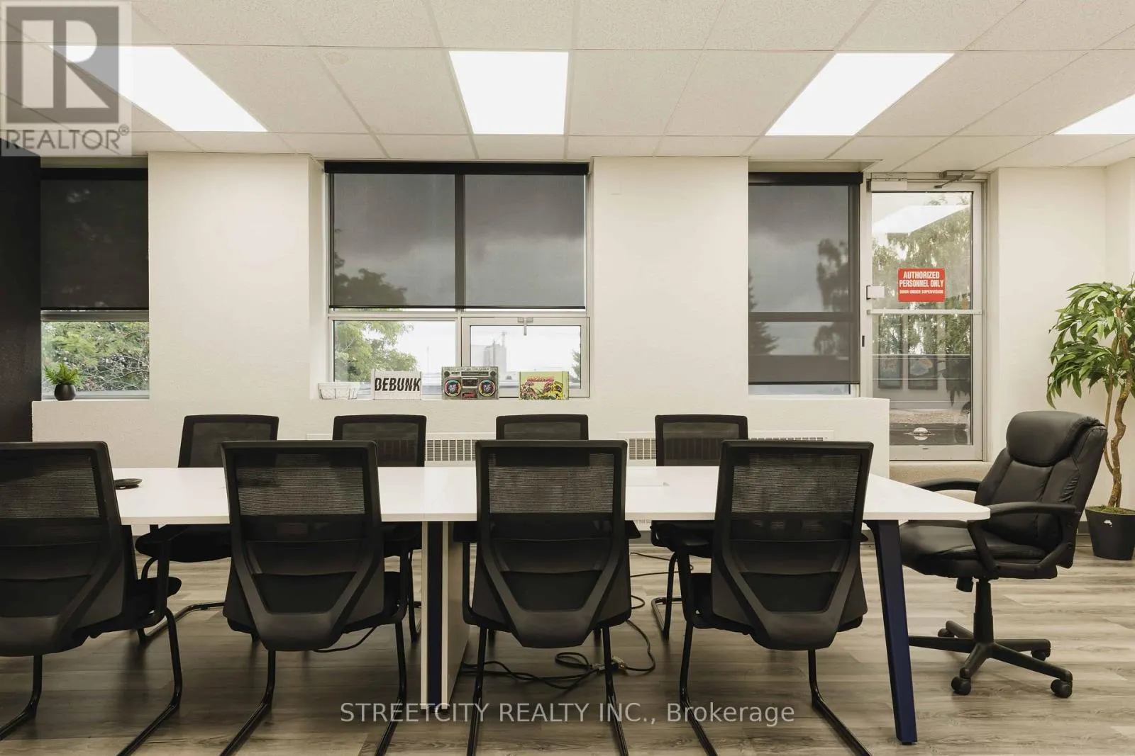 215 - 516 JOHN STREET N, #215