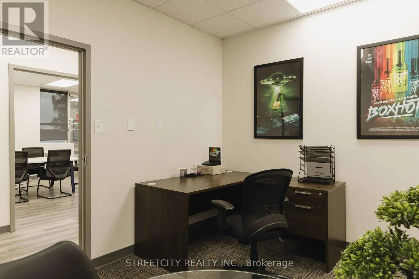 215 - 516 JOHN STREET N, #215