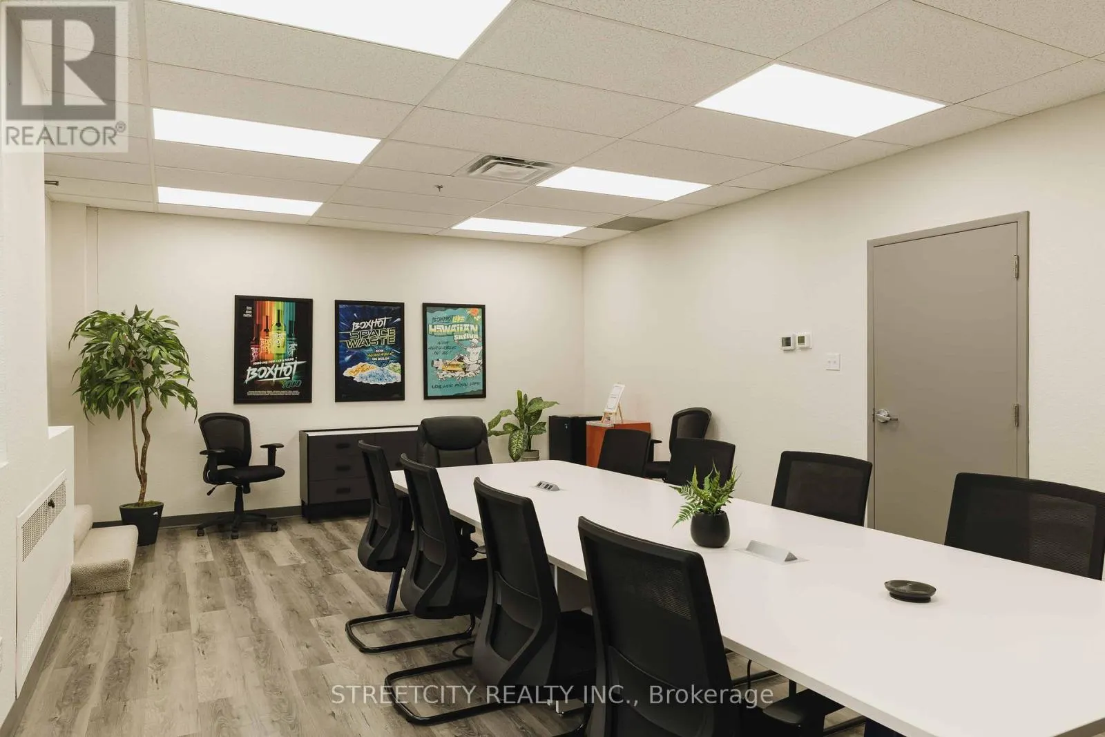 215 - 516 JOHN STREET N, #215