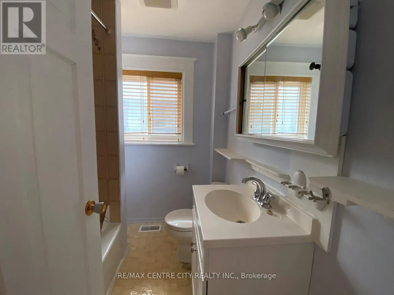 B - 84 WHARNCLIFFE ROAD S, #B