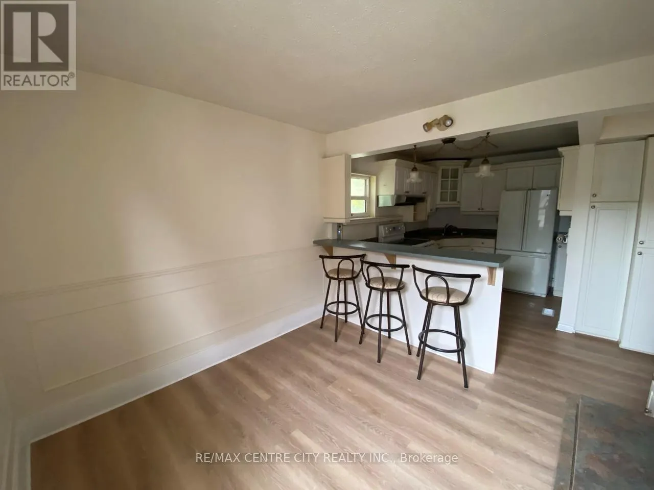 B - 84 WHARNCLIFFE ROAD S, #B