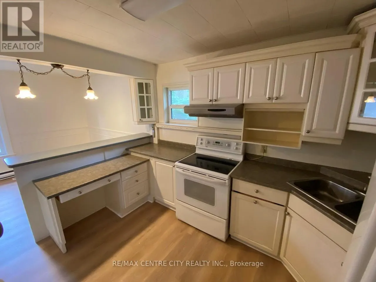 B - 84 WHARNCLIFFE ROAD S, #B