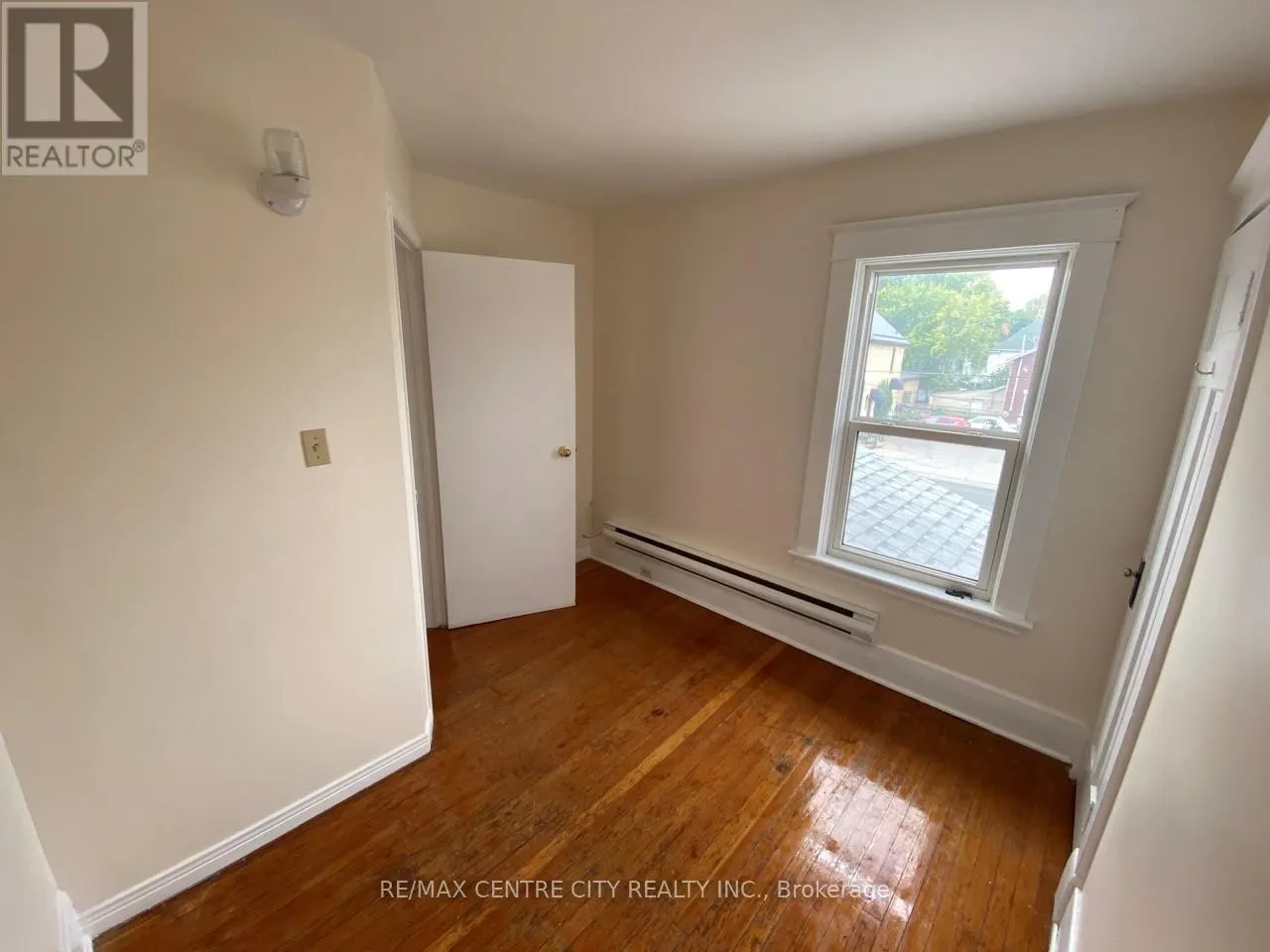 B - 84 WHARNCLIFFE ROAD S, #B