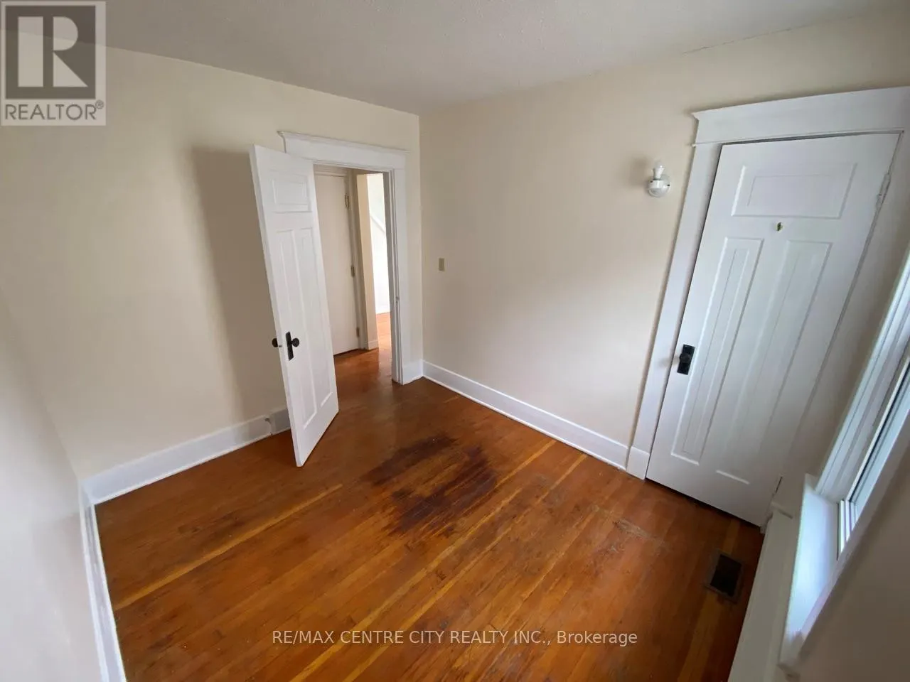 B - 84 WHARNCLIFFE ROAD S, #B