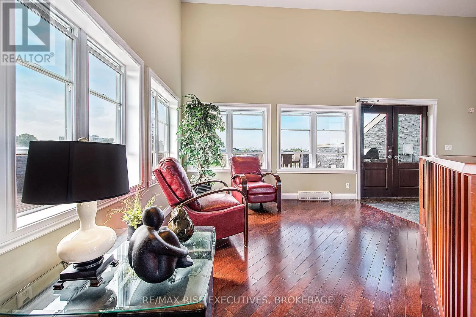 210 - 810 BLACKBURN MEWS, #210