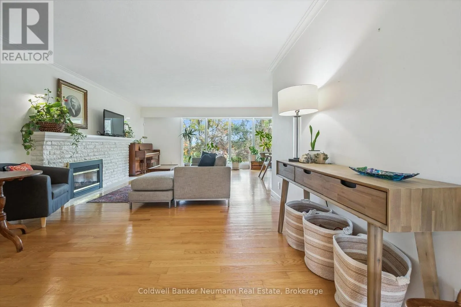 36 HARCOURT DRIVE