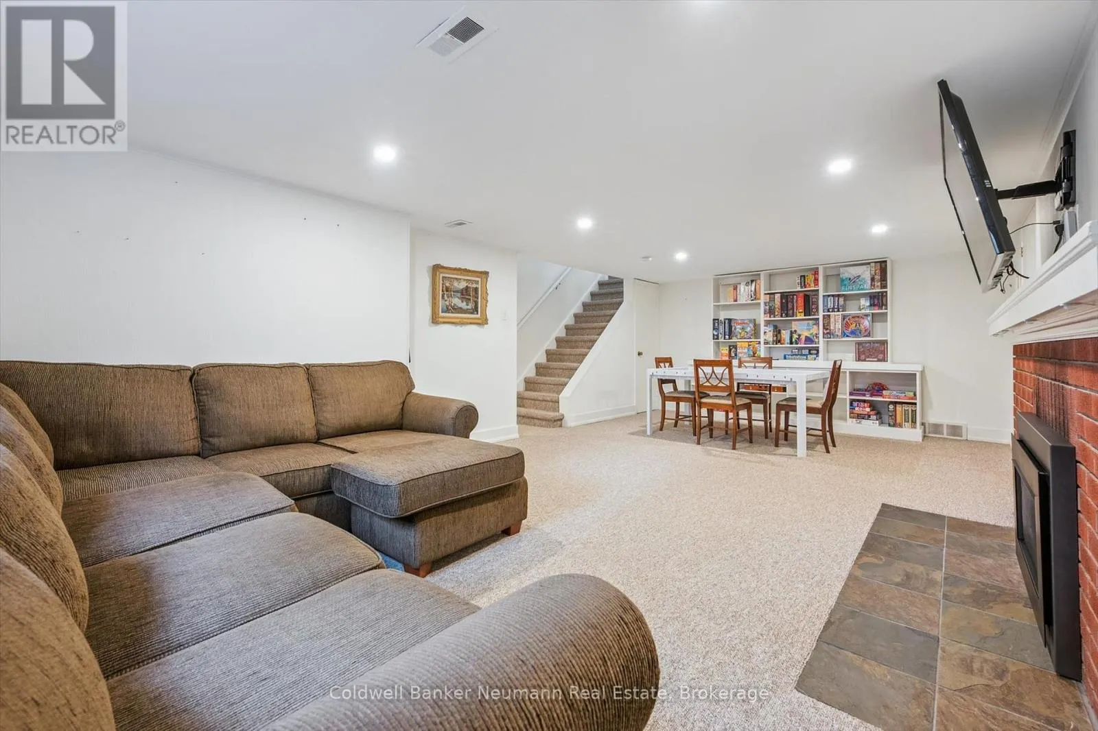 36 HARCOURT DRIVE