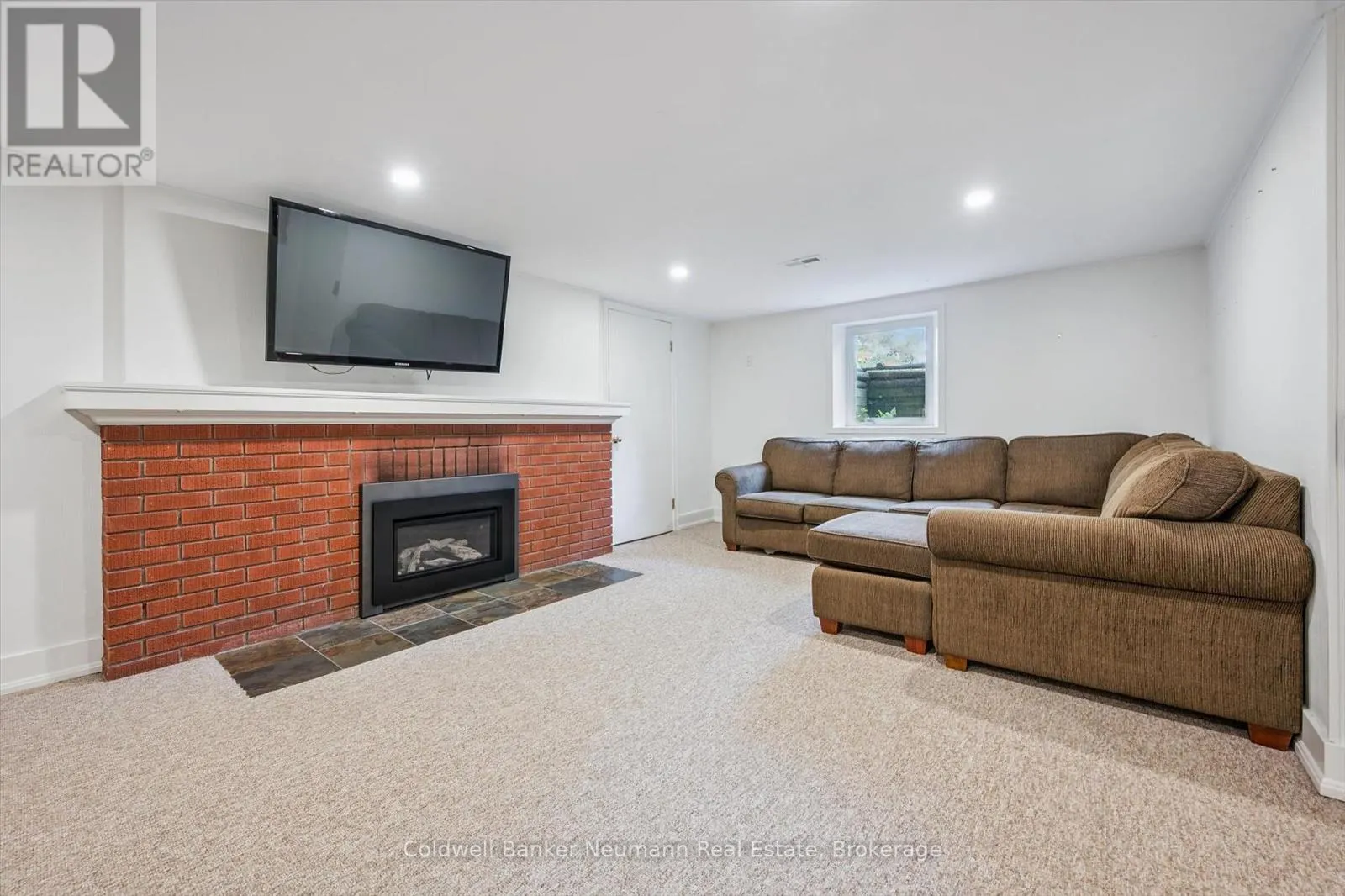 36 HARCOURT DRIVE
