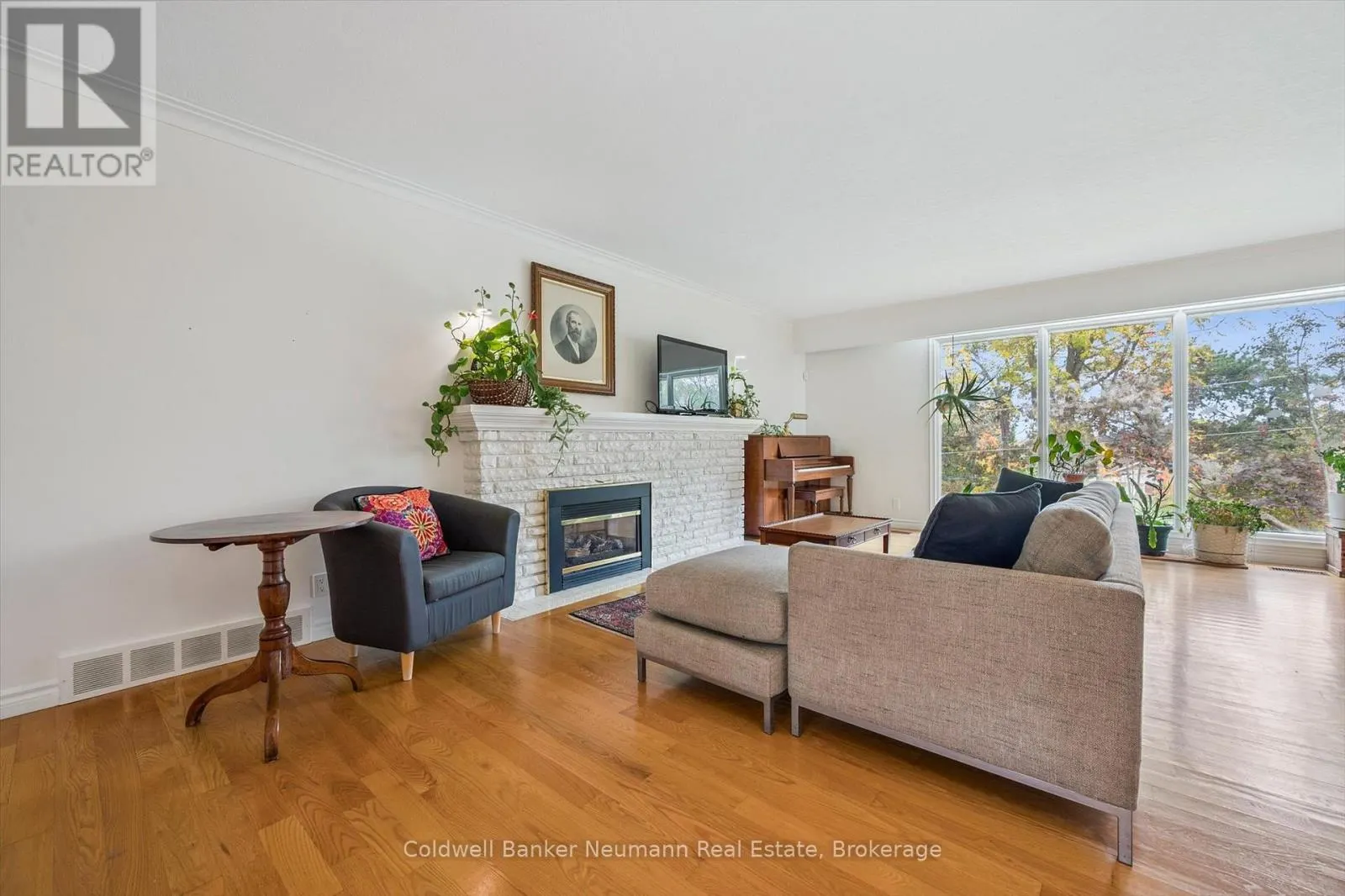 36 HARCOURT DRIVE