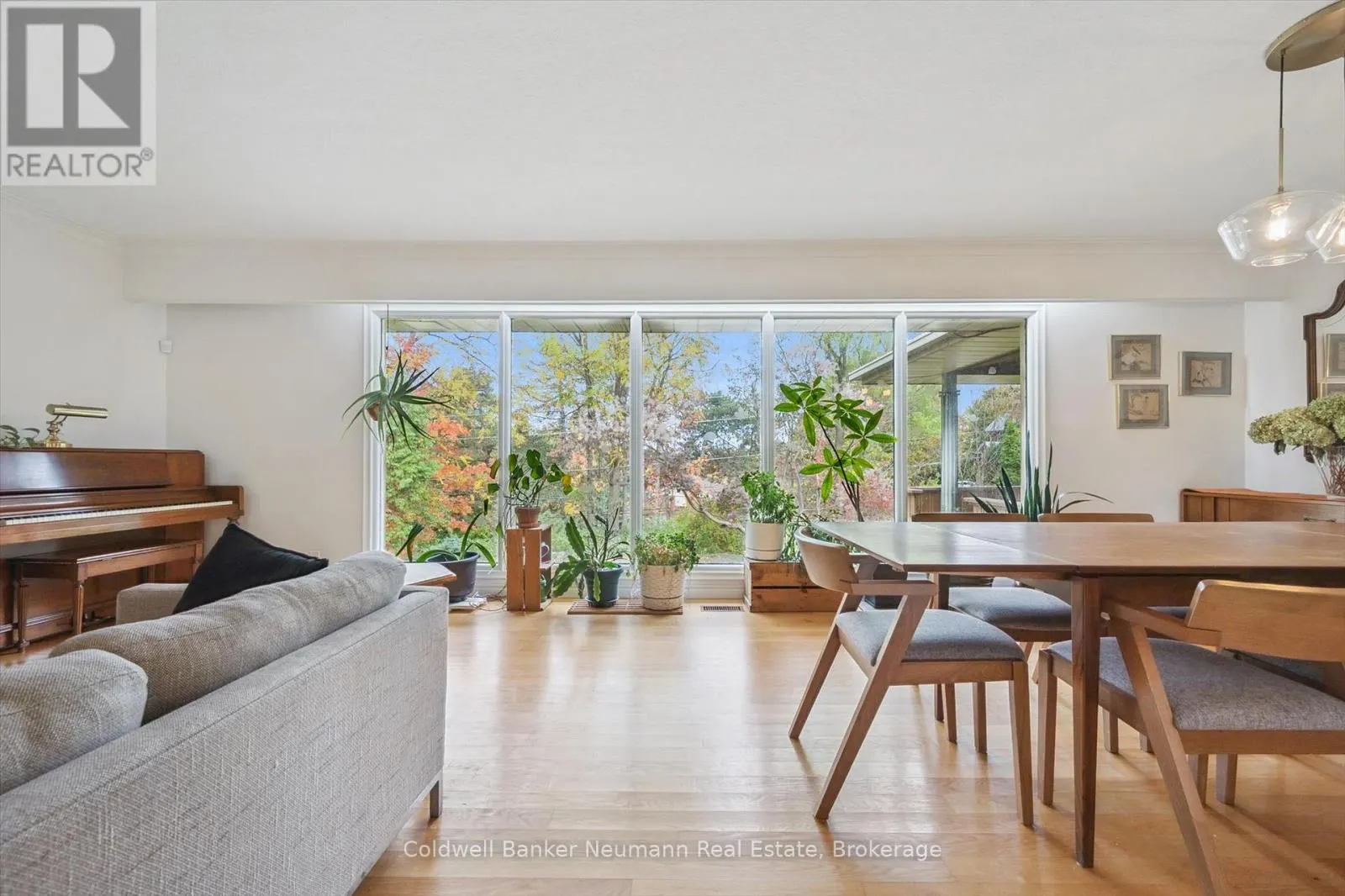 36 HARCOURT DRIVE