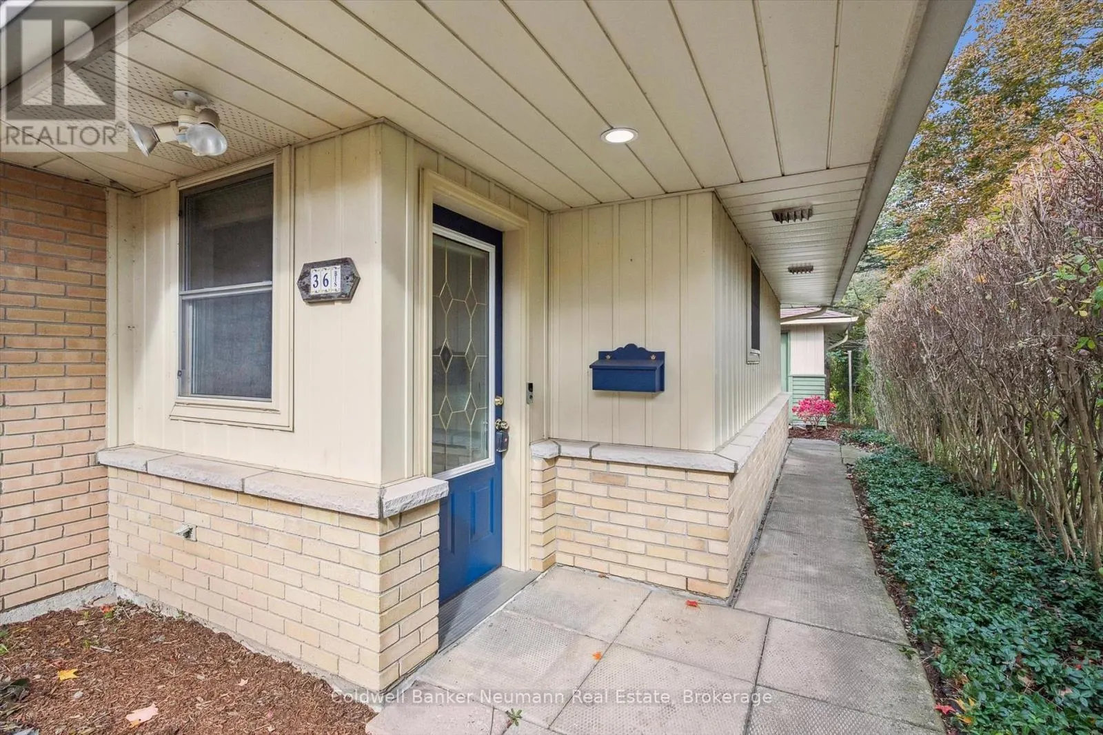 36 HARCOURT DRIVE