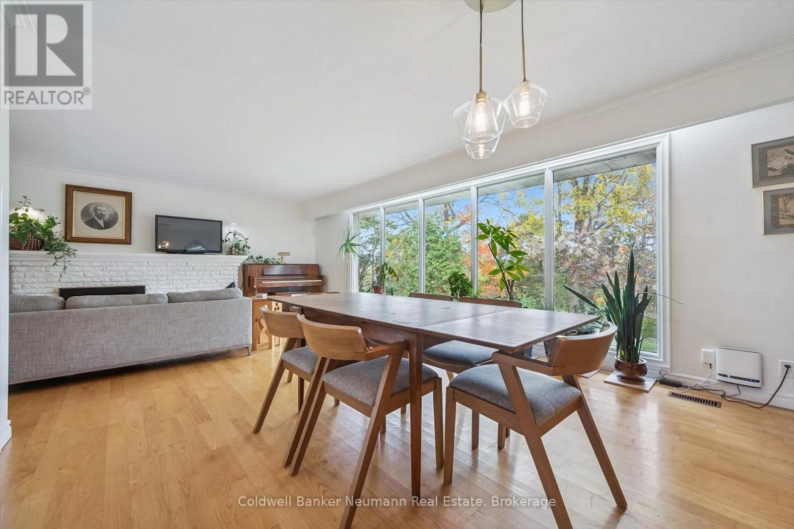 36 HARCOURT DRIVE