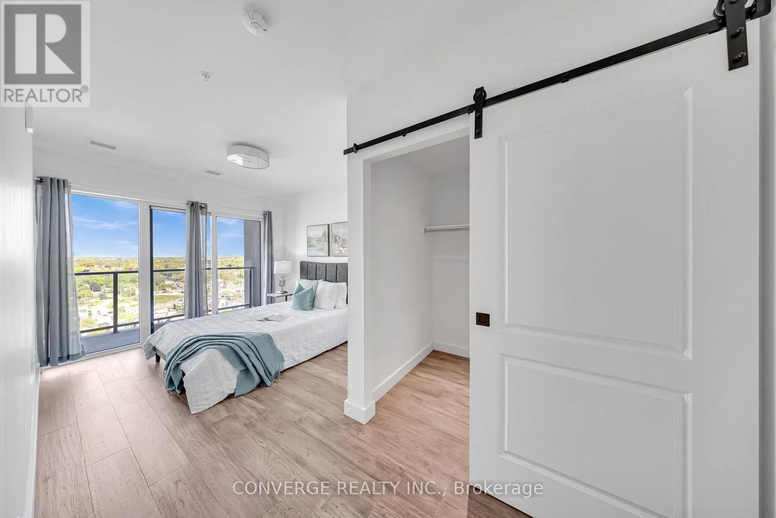 1903 - 15 GLEBE STREET