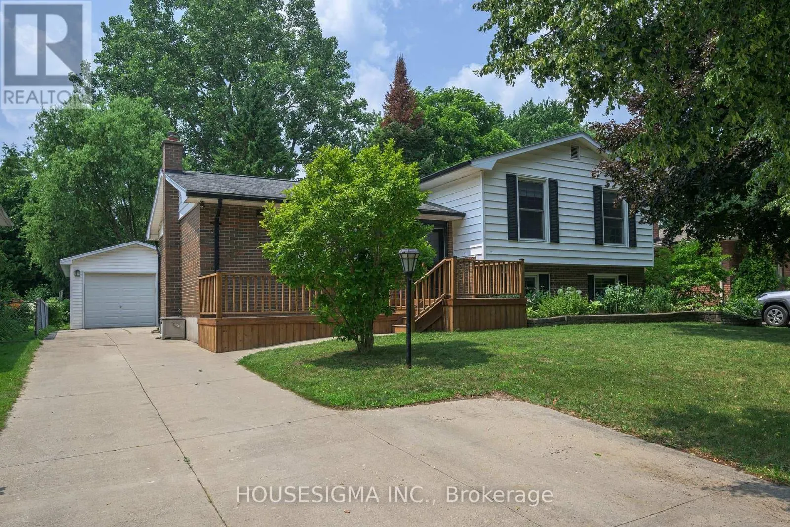 47 SCOTCHPINE CRESCENT