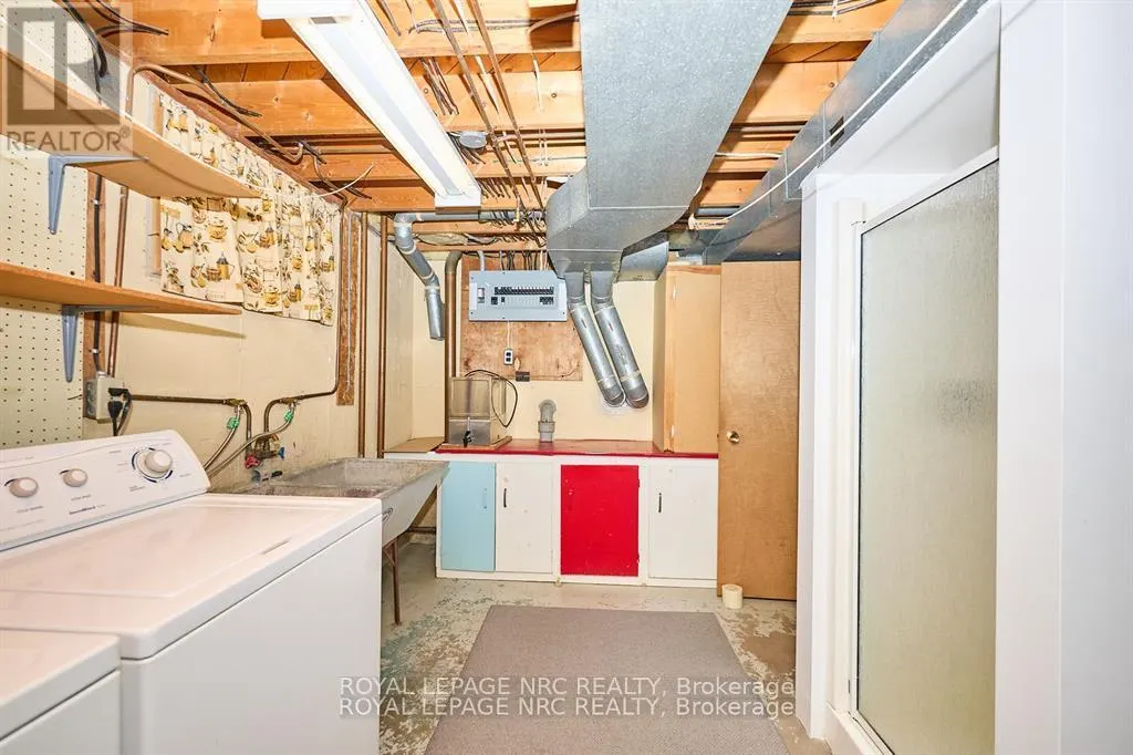 8 LA SALLE DRIVE