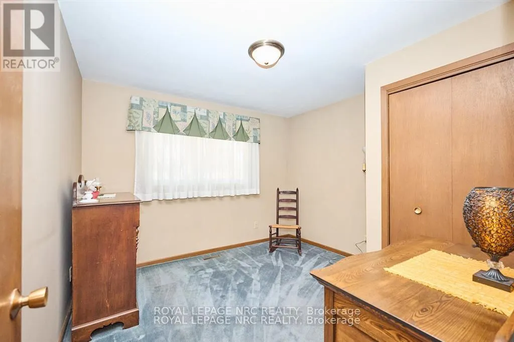 8 LA SALLE DRIVE