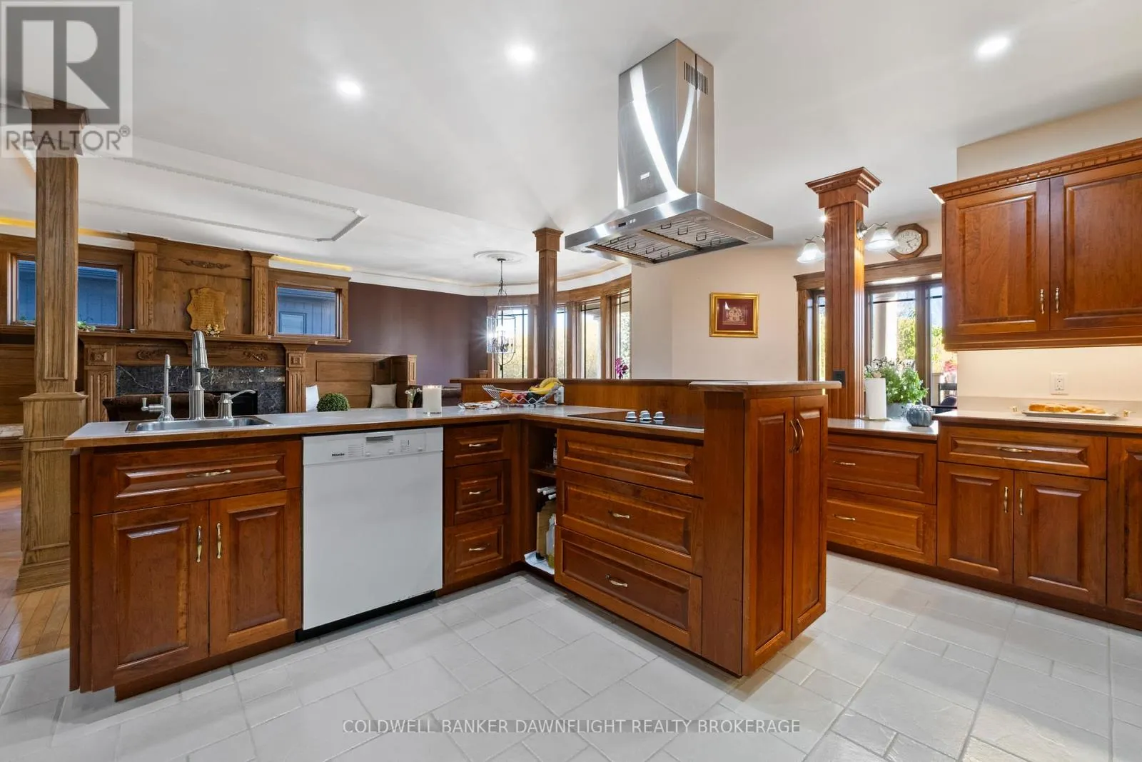 246 HAZELTON LANE