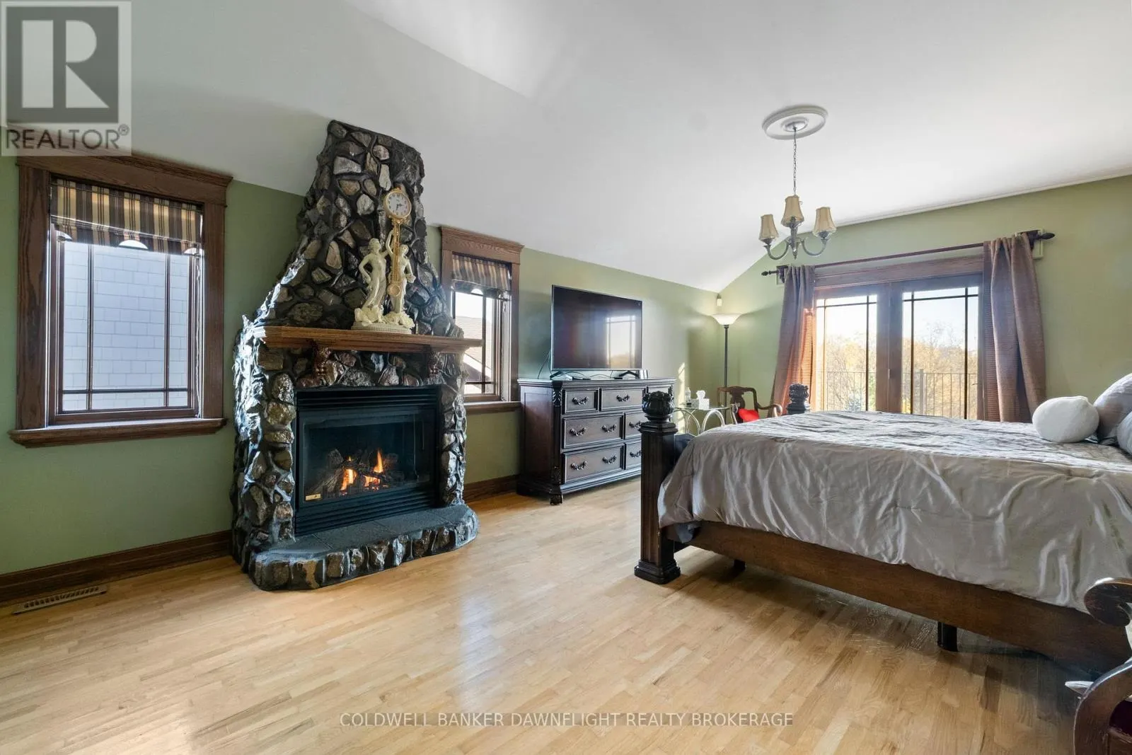 246 HAZELTON LANE