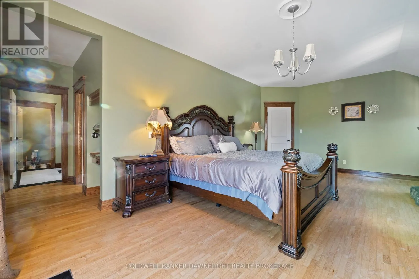 246 HAZELTON LANE