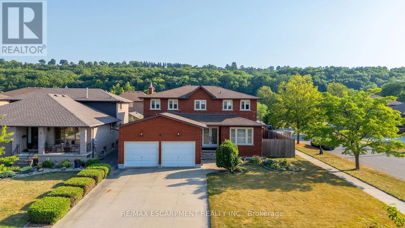 2 VINEHILL DRIVE