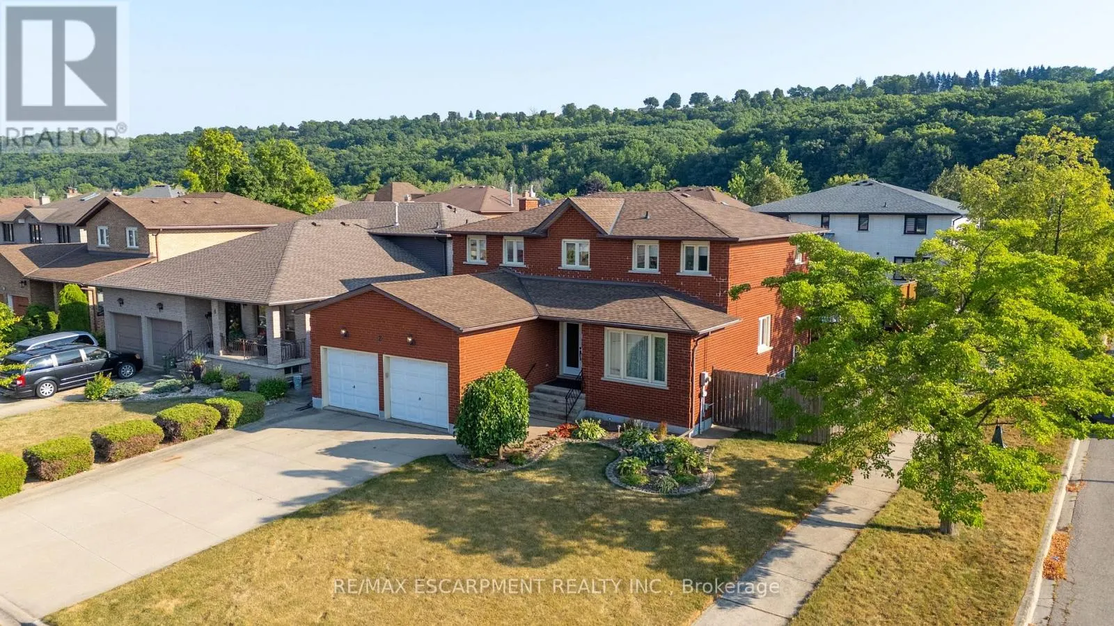 2 VINEHILL DRIVE
