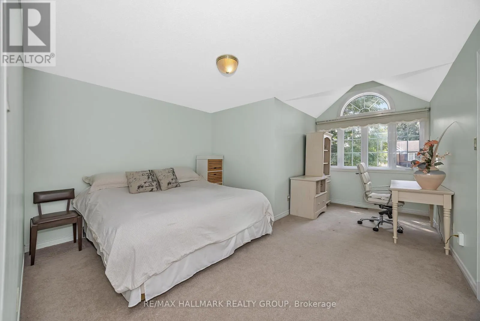 1725 AUTUMN RIDGE DRIVE